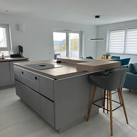 3,5 Im Fuenften Stock Eines Neubau Apartamento